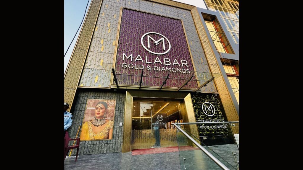 Malabar Gold & Diamonds Opens A New Grand Showroom In Hathwa Market ...